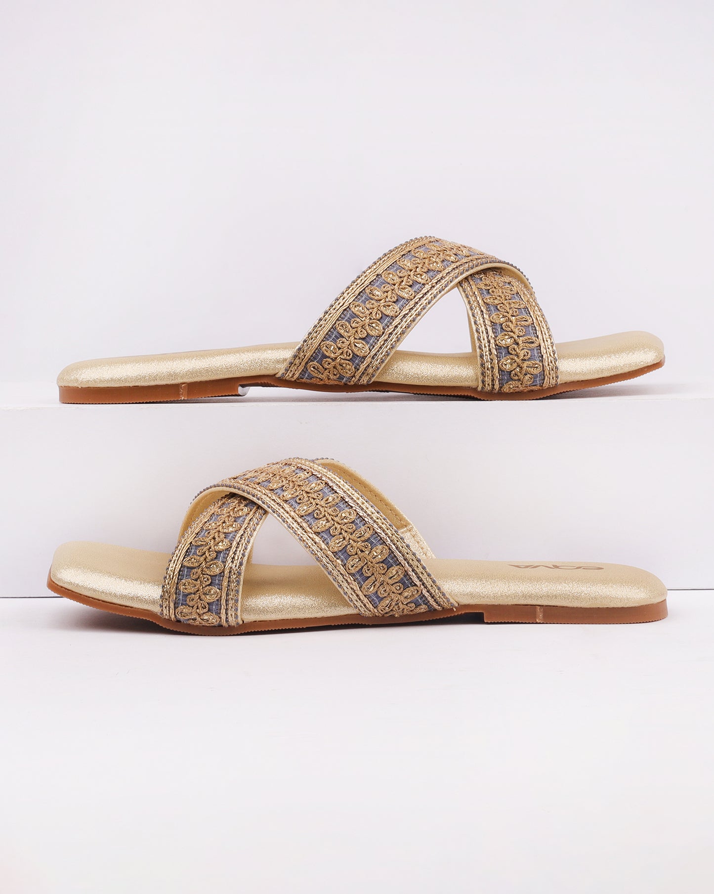 Women Open Toe Embroidery Flats - R5091